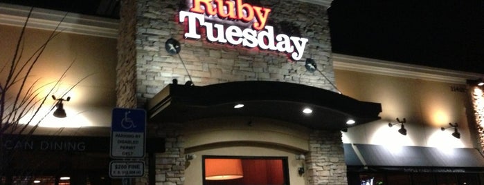 Ruby Tuesday is one of Lugares favoritos de Jason.