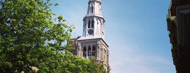 Église Saint-Pierre-Apôtre is one of Visiter Montréal - Églises.