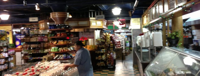 Bridge Fresh Market is one of Stores & Other Goodies NYC.