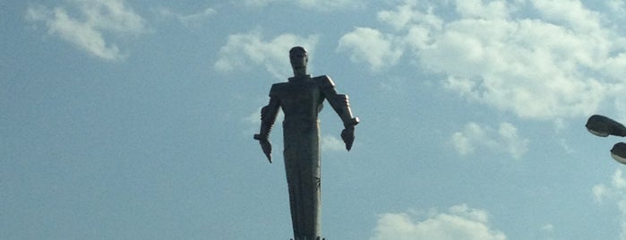 Yuri Gagarin Monument is one of World Traveling via Instagram.