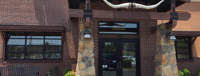 LongHorn Steakhouse is one of Lugares favoritos de Tam.