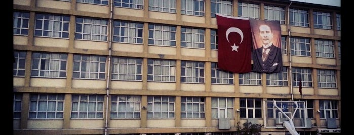 Bahçelievler Anadolu Lisesi is one of สถานที่ที่ HARBİ ถูกใจ.