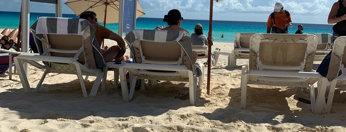 Playa - Beach is one of Vene'nin Beğendiği Mekanlar.