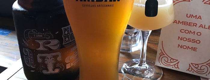 Ambar Cervejas Artesanais is one of Locais curtidos por Tati.