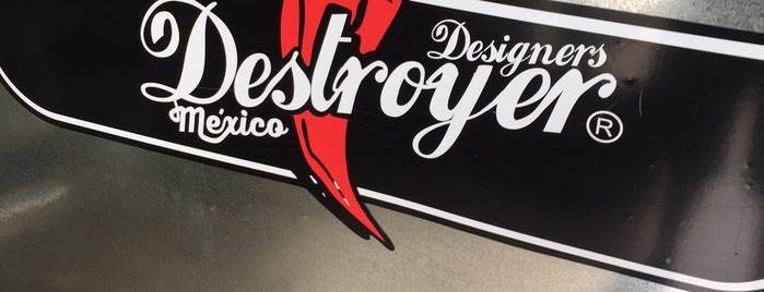 Destroyer Designers Centro is one of Posti che sono piaciuti a Alejandro.