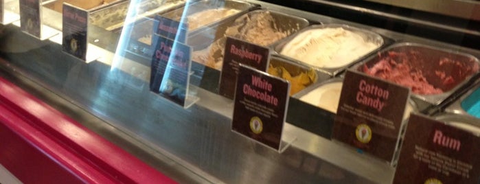 Marble Slab Creamery is one of Lugares guardados de Samantha.
