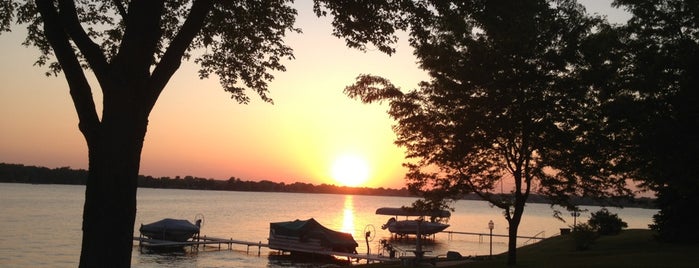 Lake Columbia is one of Tempat yang Disukai Mike.