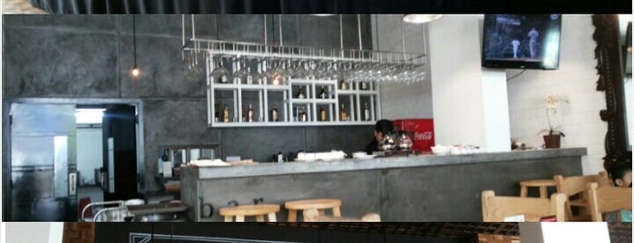 Lobbyn Kitchen & Bar is one of Jakarta Rooftop Bars.