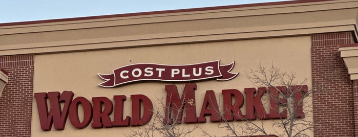 Cost Plus World Market is one of Lugares favoritos de Jill.