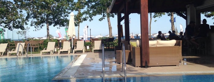 Hotel Giannoulis Beach is one of Eda'nın Beğendiği Mekanlar.