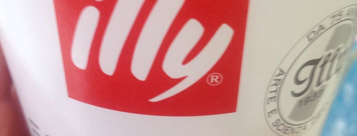 nuestro café illy is one of Locais curtidos por Ernesto.