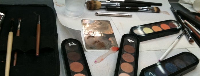 Make Up Atelier is one of Lieux sauvegardés par Galina.