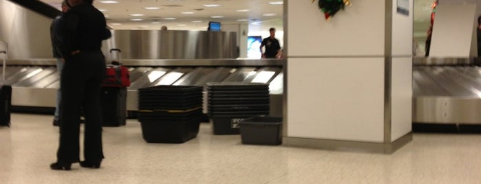 Baggage Claim is one of Lugares favoritos de Aptraveler.
