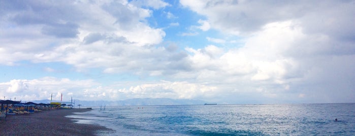 Rhodes Beach is one of Rodos beaches.