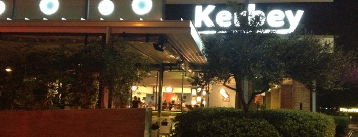 Kerbey Lane Cafe is one of Austin Foodie.