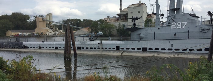 USS Ling is one of Submarines.