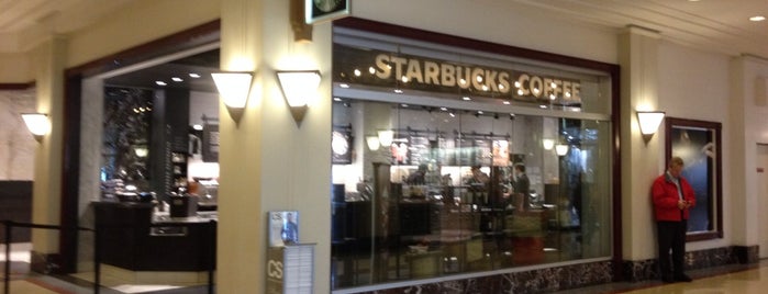 Starbucks is one of Tempat yang Disukai Angie.