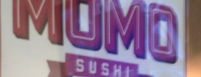 Momo Sushi is one of สถานที่ที่ Priya ถูกใจ.