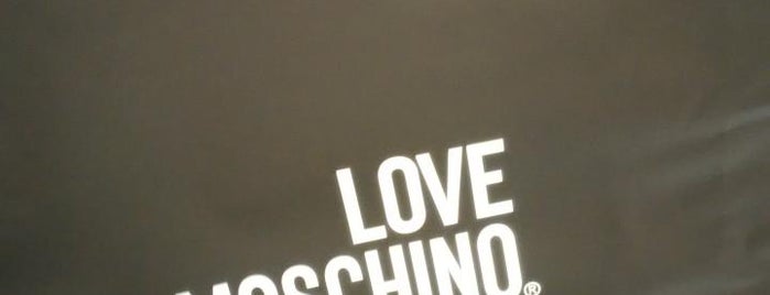 Love Moschino Boutique is one of CentralwOrld.