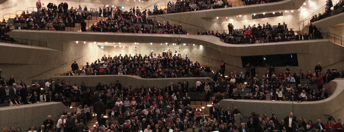 Elbphilharmonie is one of Locais salvos de Sevgi.