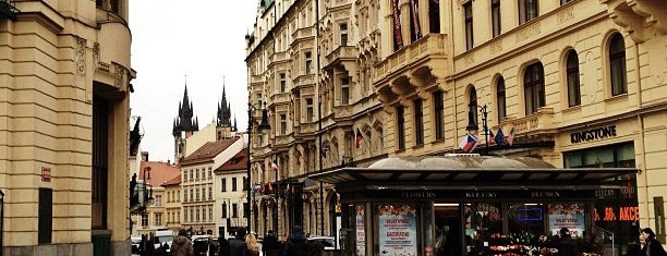 Platz der Republik is one of Places I have been to.