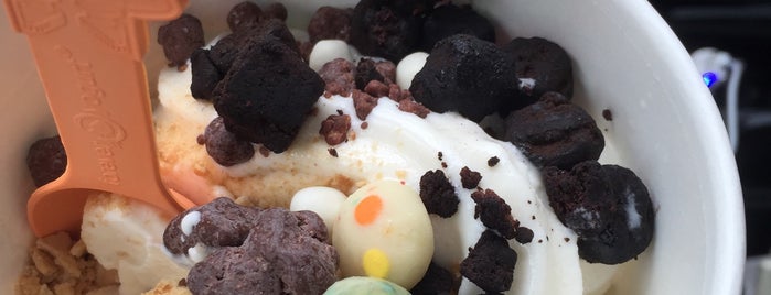 Forever Yogurt is one of The 15 Best Quiet Places in Lincoln Park, Chicago.