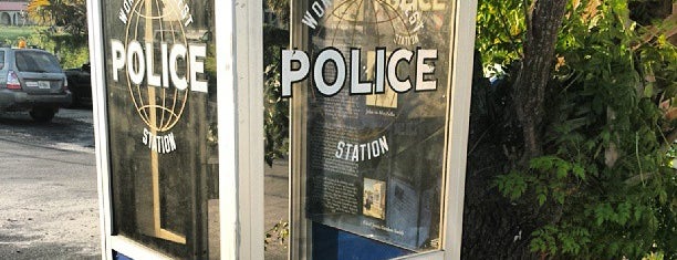 Worlds Smallest Police Station is one of I want to go here.