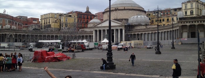 Napoli Palazzo Santa Lucial is one of Posti che sono piaciuti a Анна.