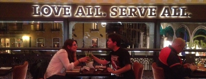 Hard Rock Cafe Venice is one of Posti che sono piaciuti a Pedro.