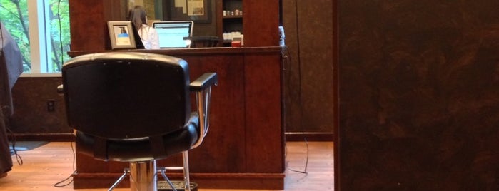 Capelli's Gentlemen's Barbershop- 4th & Madison is one of benさんのお気に入りスポット.