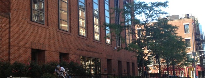 NYU Law | Furman Hall is one of Orte, die JRA gefallen.