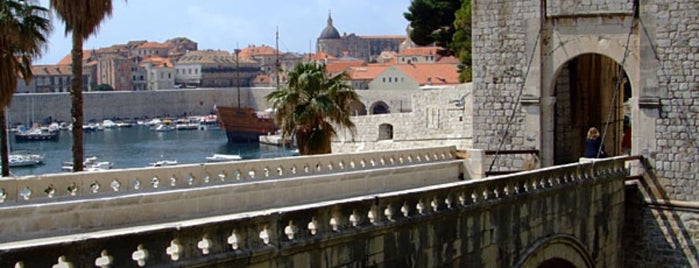 Vrata od Ploča (Ploča Gate) is one of Walls of Dubrovnik.