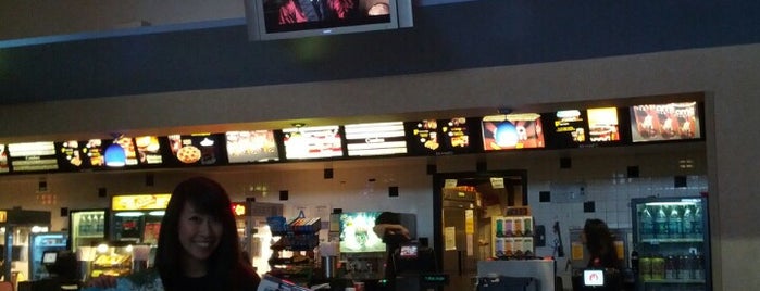 AMC Burbank Town Center 6 is one of Paulさんのお気に入りスポット.