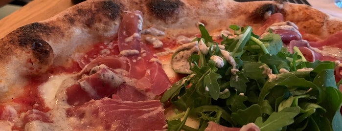 Pizza Bar Loulou is one of Ralfさんのお気に入りスポット.
