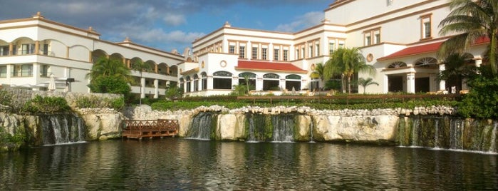 Hard Rock Hotel Riviera Maya is one of สถานที่ที่ Héc ถูกใจ.