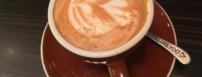 Three Hands Coffee is one of Posti che sono piaciuti a Celine.