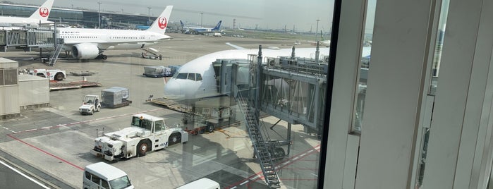 Gate 110 is one of 羽田空港 搭乗ゲート.