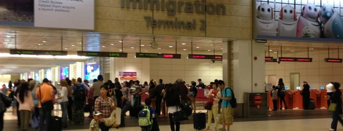 Terminal 2 Immigration (Arrivals North) is one of Lugares favoritos de Sage.