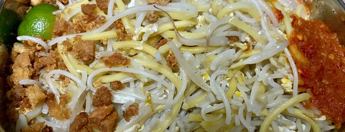Huat Heng Fried Hokkien Noodle is one of Good Food Places: Hawker Food (Part III).