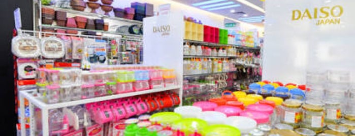 Daiso Japan is one of Carolさんのお気に入りスポット.