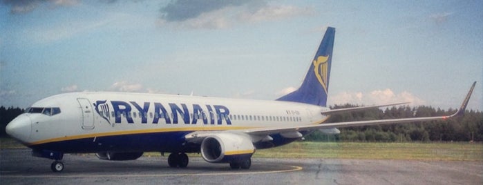 Ryanair Boeing 737-800 (Flight FR 2865 to Düsseldorf (Weeze)) is one of de2013.