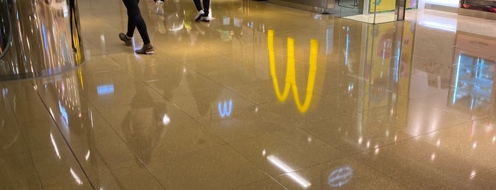 McDonald's is one of สถานที่ที่ Aishah ถูกใจ.