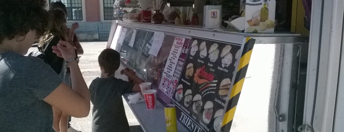 street food trieste is one of Girellando qua e la'.