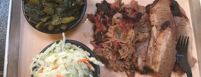 Bear's Smokehouse is one of Alex's Saved Places.