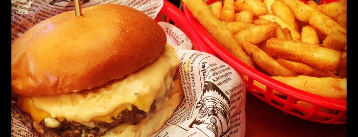 #burgers X Burgers by Josh Pop-up is one of Lugares favoritos de Fran.