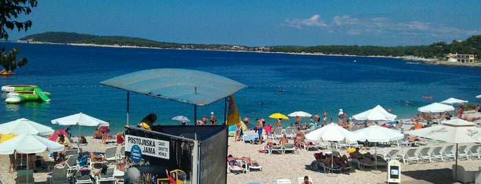 Ambrela Bistro&beach Bar is one of Orte, die Fabio gefallen.