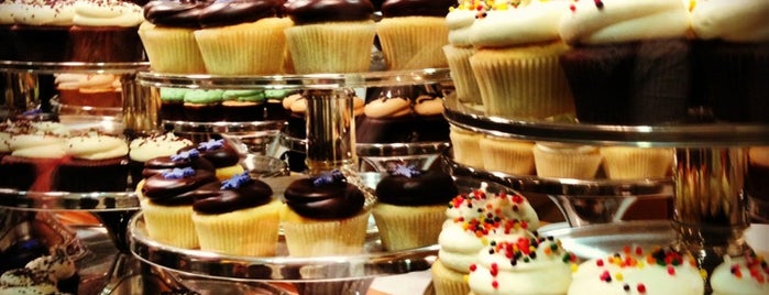 Georgetown Cupcake is one of DC To-Do's.