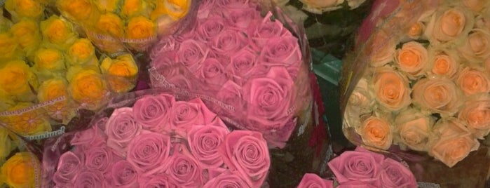 Цветы is one of Flower markets.