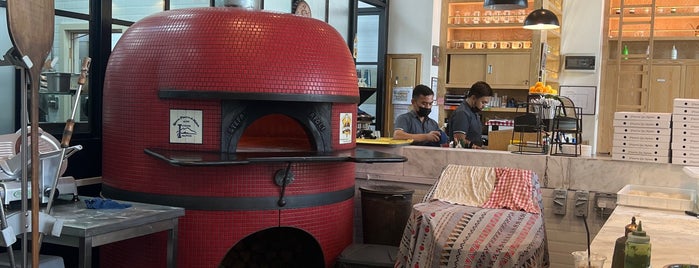 L’antica Pizzeria Da Michele is one of Dubai.