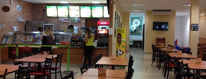 Subway is one of Lugares favoritos de Malila.